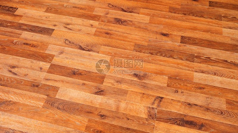 软木地板的防潮优势：与瓷砖的差异化解析
